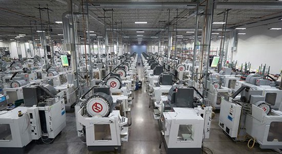 Machines CNC dans une usine de Protolabs
