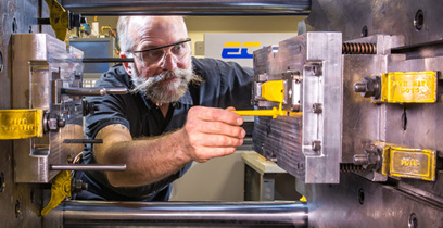 macchina di stampaggio a iniezione