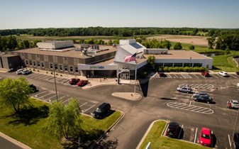 Equipo de PL en una reunión de grupo