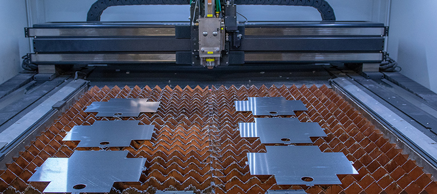 Laser metal cutting shop machine