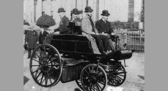 Late-1800s electric carriage Electrobat.