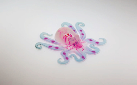 The ﬁrst fully soft autonomous robot