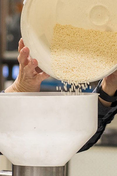 injection de plastique dans une presse